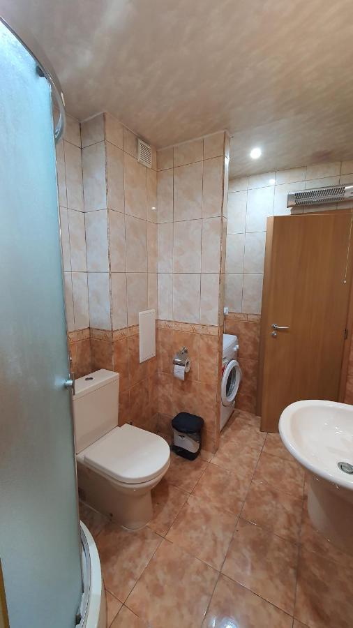 Minimalistic 1Br Flat With A Parking Spot Leilighet Varna Eksteriør bilde