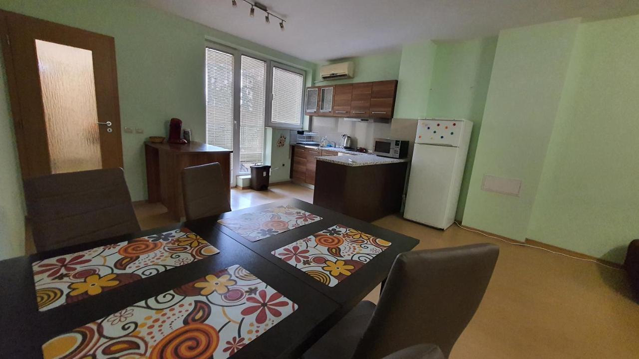 Minimalistic 1Br Flat With A Parking Spot Leilighet Varna Eksteriør bilde